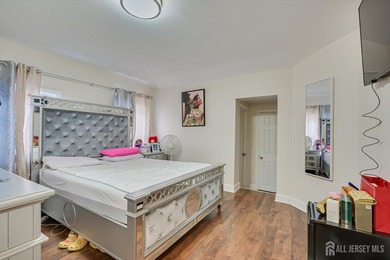 Terrific opportunity to own this beautiful 1/2 Duplex. Great - photo 16