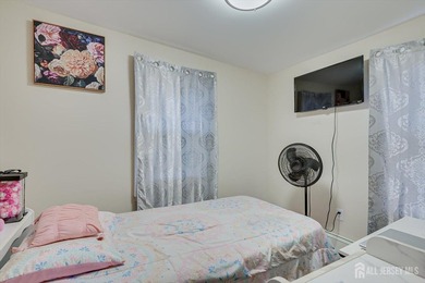 Terrific opportunity to own this beautiful 1/2 Duplex. Great - photo 19