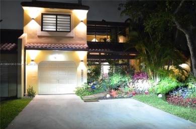 Lake Townhome/Townhouse For Sale in Doral, Florida