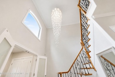 Welcome to 19 Ocean Road, located in the prestigious Dent Road - photo 7