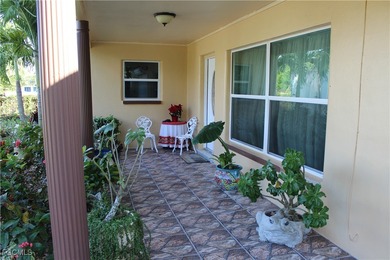 This stunning 4-bedroom+Den, 2-bathroom home is well centralized - photo 3