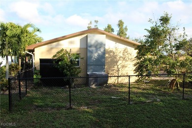 This stunning 4-bedroom+Den, 2-bathroom home is well centralized - photo 4