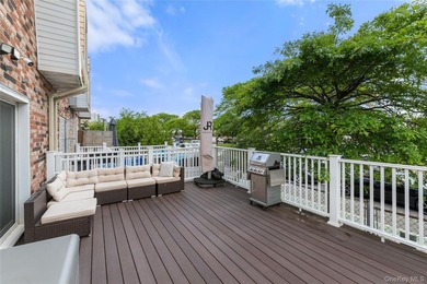 Welcome to this centrally located spacious condo/ townhouse - photo 14