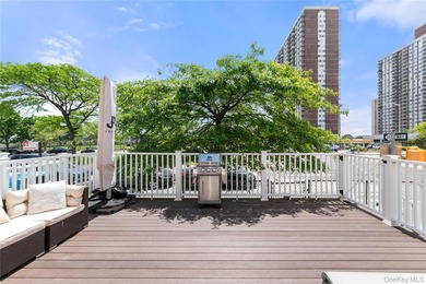 Welcome to this centrally located spacious condo/ townhouse - photo 15