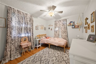 Welcome to this spacious 1672 sq. ft. split level home in a - photo 17