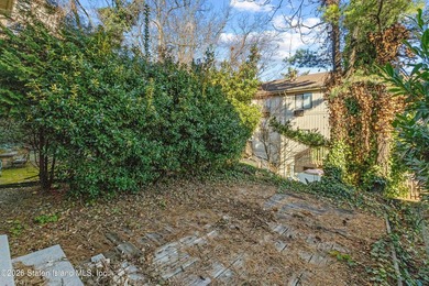 Beautiful and spacious 3 bedroom house in the private Hills - photo 18