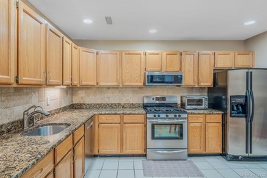 Welcome to easy living in the highly sought after Fox Meadow - photo 9