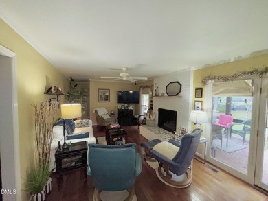 Welcome to this 3-bedroom, 2.5-bathroom single-family residence - photo 19