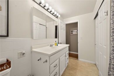 Welcome to this spacious 1672 sq. ft. split level home in a - photo 23