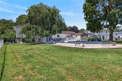 Welcome to this spacious 1672 sq. ft. split level home in a - photo 34
