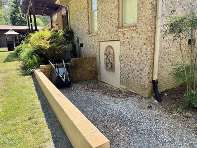 Welcome to this 3-bedroom, 2.5-bathroom single-family residence - photo 36