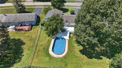 Welcome to this spacious 1672 sq. ft. split level home in a - photo 40