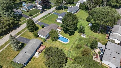 Welcome to this spacious 1672 sq. ft. split level home in a - photo 41