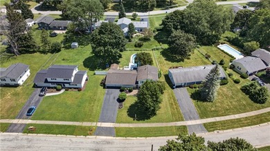 Welcome to this spacious 1672 sq. ft. split level home in a - photo 42