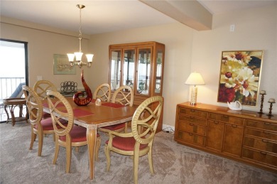 ***EXPANSIVE HARBOR VIEWS*** Spacious unit with 2 Bedrooms Plus - photo 10