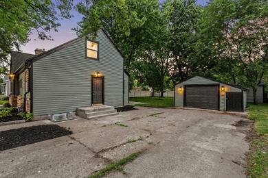 Welcome to this stunning Richfield home that has been completely - photo 2