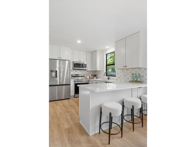 Welcome to this stunning Richfield home that has been completely - photo 6