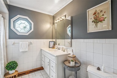 Welcome to 6 Cedar Ave, nestled in the tranquil and private - photo 21