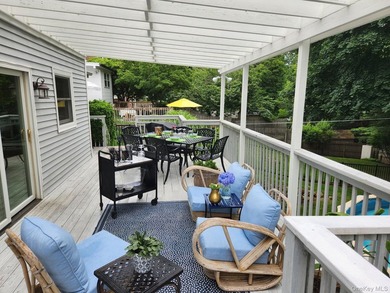 Welcome to 6 Cedar Ave, nestled in the tranquil and private - photo 26