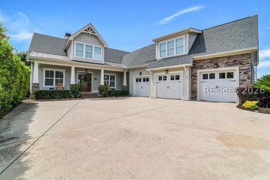 Stunning lakefront home on a prime cul-de-sac lot in Hampton - photo 3