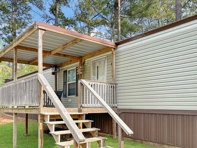 Charming 2-Bed, 2-Bath furnished home near Lake Sam Rayburn - photo 2