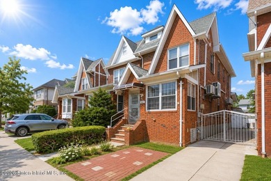 Rare opportunity to own a detached single-family home in a - photo 2