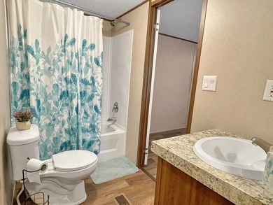 Charming 2-Bed, 2-Bath furnished home near Lake Sam Rayburn - photo 10