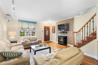 Beautiful move-in condition 2-bedroom, 2-bath home located on a - photo 2