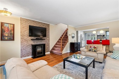 Beautiful move-in condition 2-bedroom, 2-bath home located on a - photo 3