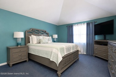 Welcome to this beautifully maintained, mint-condition attached - photo 9