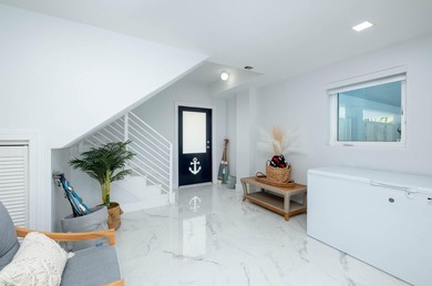 Coastal elegance meets the ultimate boating lifestyle in this - photo 11