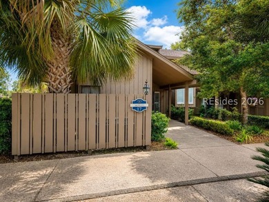 Desirable CORNER UNIT offering a rare and versatile TWO-BEDROOM - photo 1