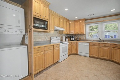 Absolutely immaculate and exceptionally well-maintained - photo 12