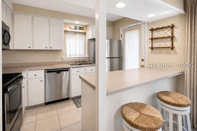 Desirable CORNER UNIT offering a rare and versatile TWO-BEDROOM - photo 3