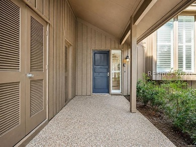 Desirable CORNER UNIT offering a rare and versatile TWO-BEDROOM - photo 6