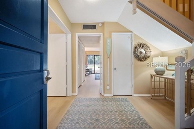 Desirable CORNER UNIT offering a rare and versatile TWO-BEDROOM - photo 7