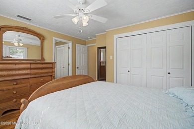 Absolutely immaculate and exceptionally well-maintained - photo 21