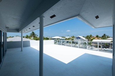 Coastal elegance meets the ultimate boating lifestyle in this - photo 36