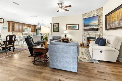 Beautifully updated and meticulously maintained single-story - photo 3