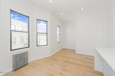 FULLY RENOVATED 2 FAMILY 6/6 FOR SALE. THE 2ND FLOOR 3 BEDROOM - photo 8