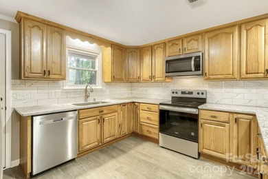 SELLER TO PAY UP TO $ 5000.00 OF BUYERS CLOSING COST WITH - photo 11