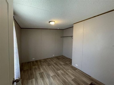 Welcome home to this beautiful, light-filled 3-bedroom - photo 11