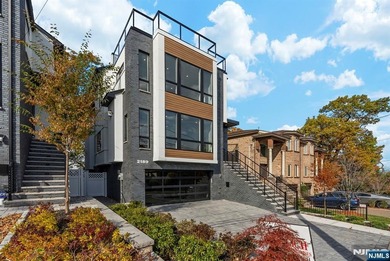 Hudson River Home For Sale in Fort Lee New Jersey