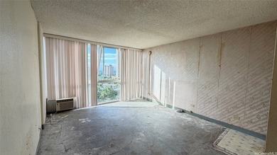 Experience the best of Waikiki living in this beautifully - photo 2