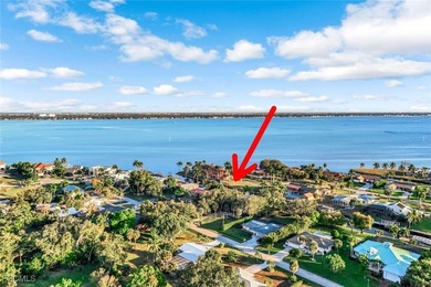 Caloosahatchee River Home For Sale in North Fort Myers Florida