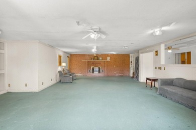 75 dollars of foot on 3 acres is a steal. 6200 sq feet No Hoa - photo 4