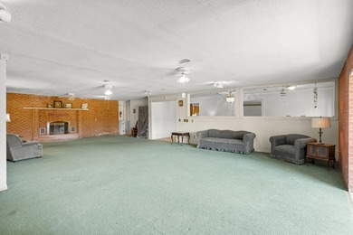 75 dollars of foot on 3 acres is a steal. 6200 sq feet No Hoa - photo 5