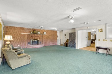 75 dollars of foot on 3 acres is a steal. 6200 sq feet No Hoa - photo 7