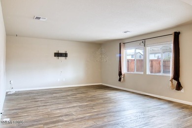 Paid-off solar. A backyard built to enjoy. And a Lennar floor - photo 10