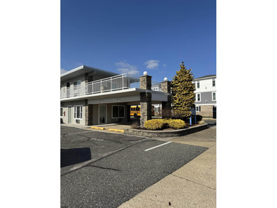 Turnkey Commercial unit in the Sun Beach conveniently located on